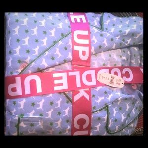 Pajamas never worn never removed from package